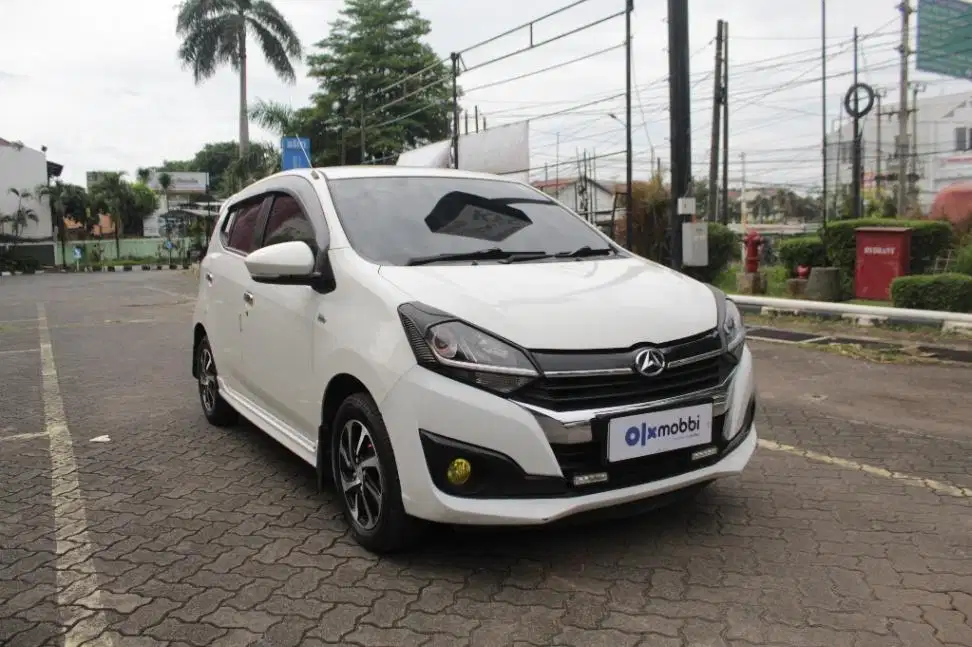 KM Rendah - Daihatsu Ayla 1.2 R Bensin-AT 2018