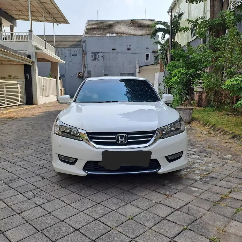 Honda Accord VTIL AT 2013