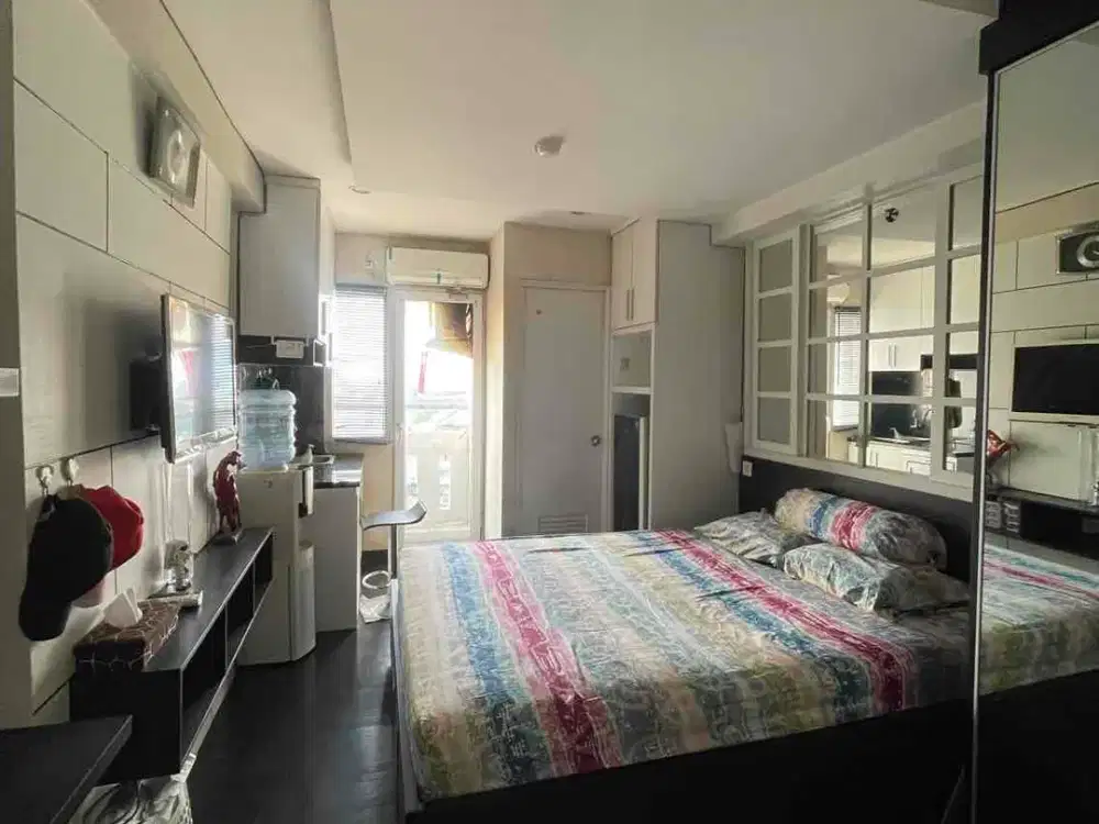 JUAL CEPAT!!! Studio Full Furnish Apartemen Green Pramuka City Harga Murah Lantai Rendah
