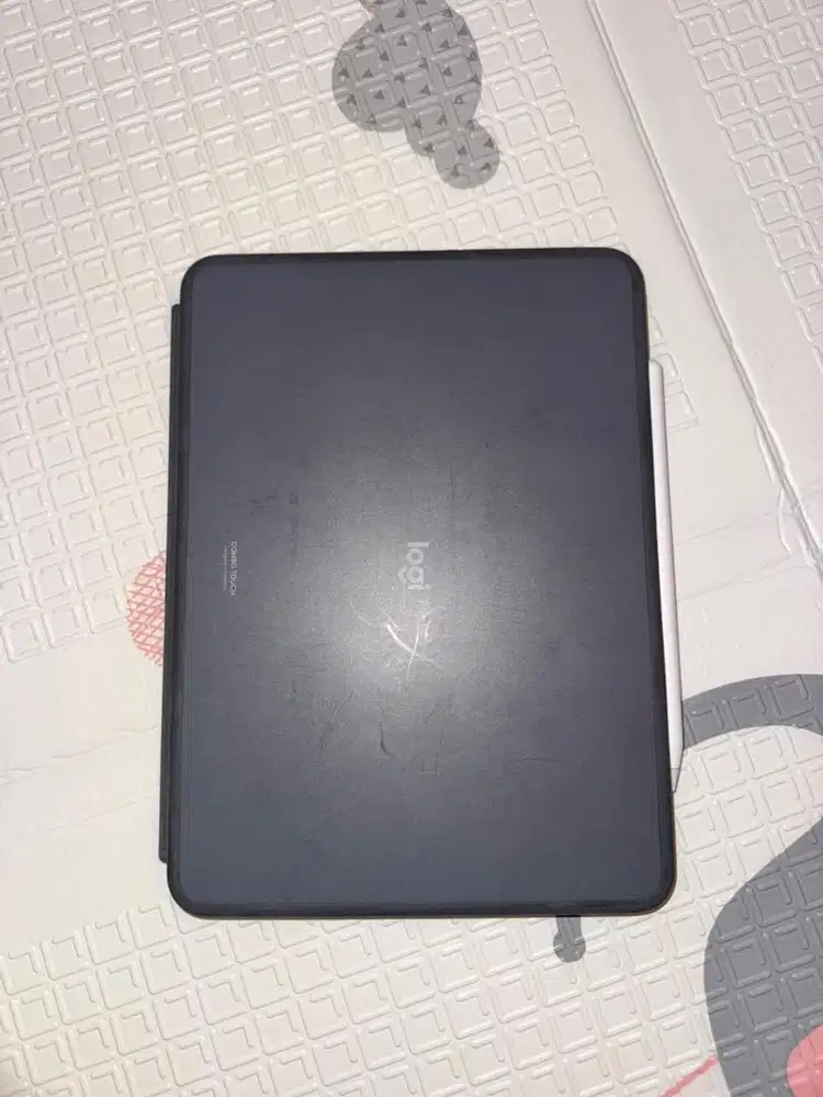 Logitech Combo Touch iPad Air M2 11