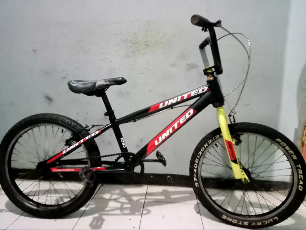 Dijual sepeda BMX merk UNITED ring 20 kondisi masih bagus keker normal