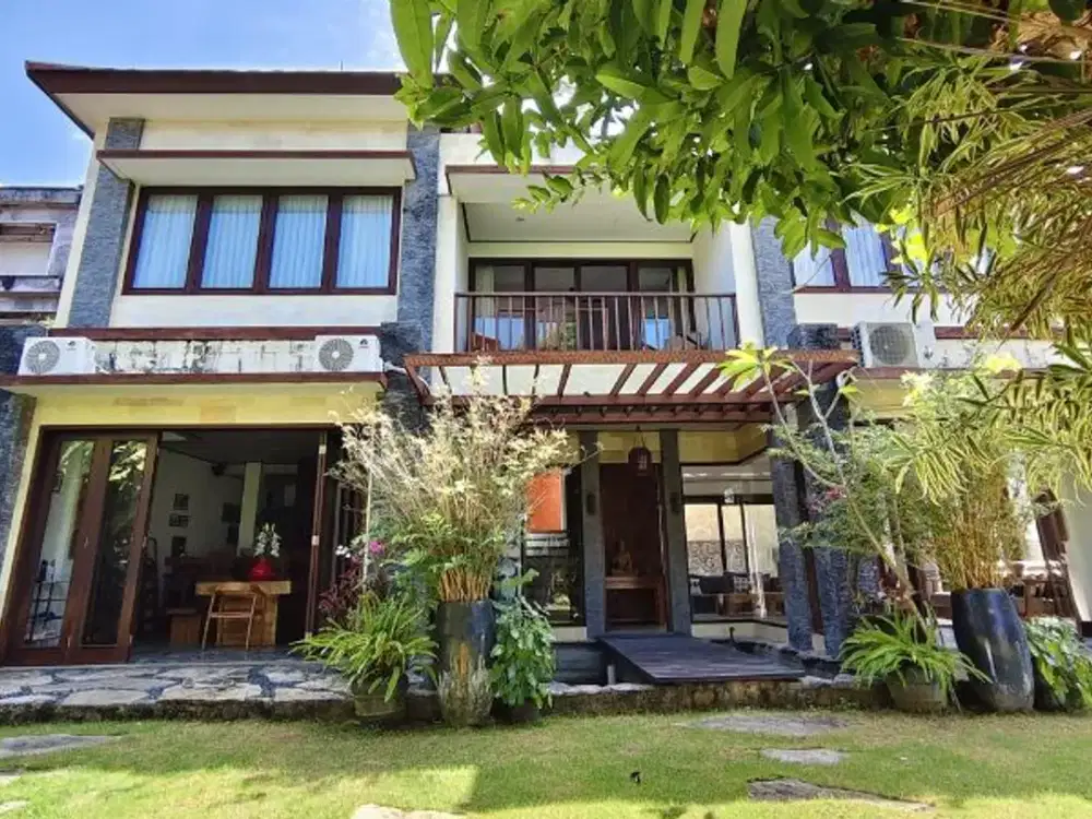 VILLA MODERN TROPIS DI SUDAMALA SANUR DENPASAR