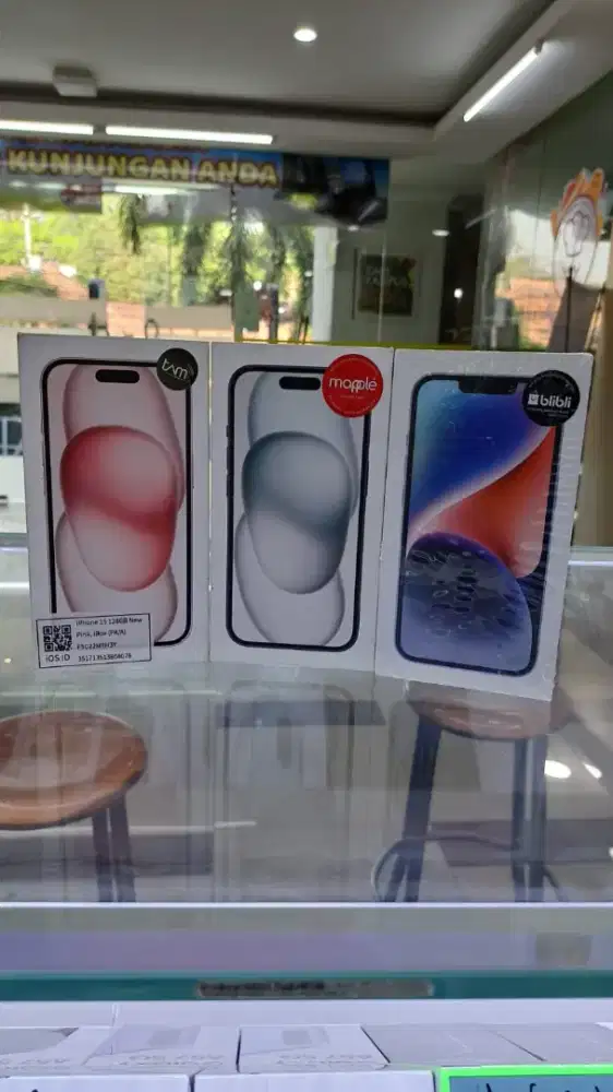 iPhone 15 pink hitam black BNIB garansi resmi tAm iBox 14 GDN blibli