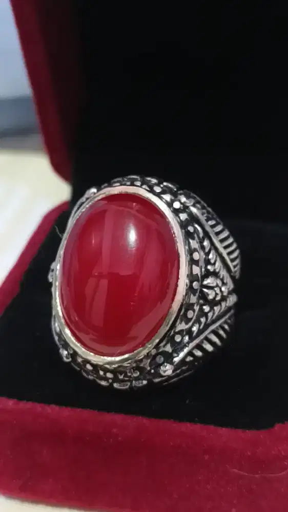 Batu Giok warna merah jumbo