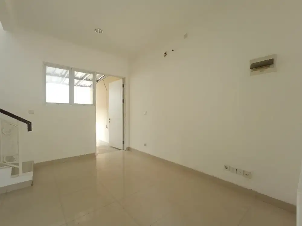 Rumah siap huni harga bagus di Thames Cakung  Jakarta Timur