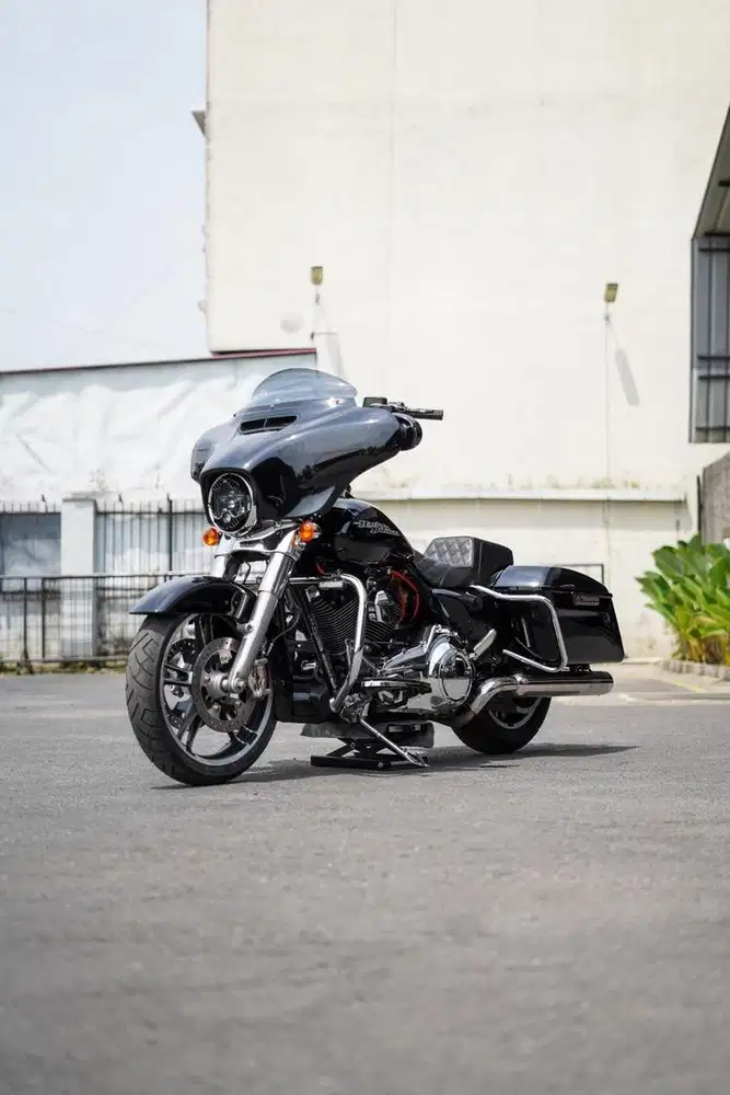 TERMURAH SE INDONESIA HARLEY DAVIDSON STREET GLIDE 2016 FULL PAPER