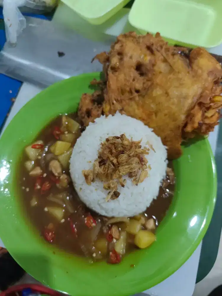 Dibutuhkan pegawai / karyawan untuk rumah makan