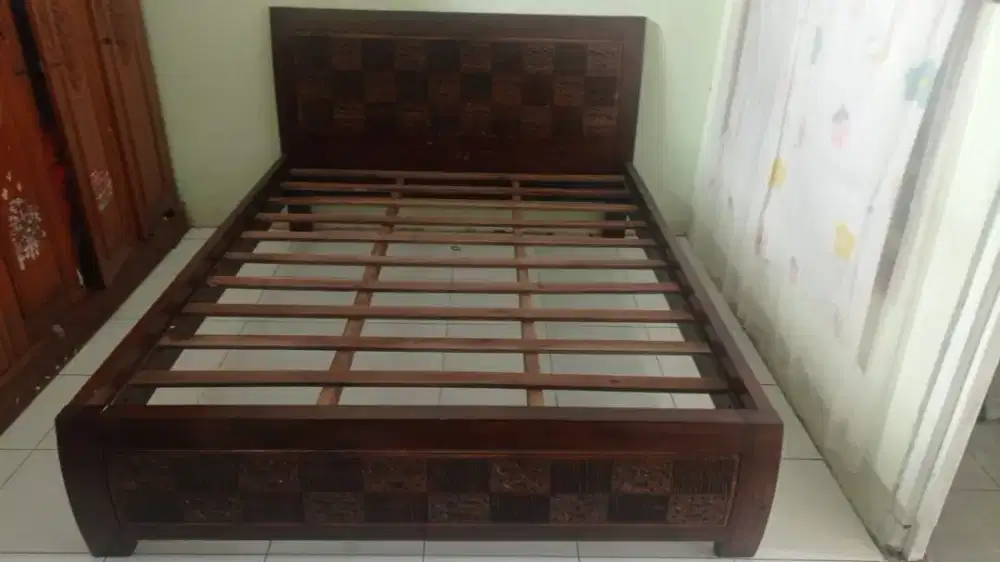 Dipan ukuran kasur nomor 2