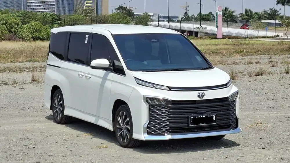 Toyota Voxy 2.0 2022 KM 51RB
