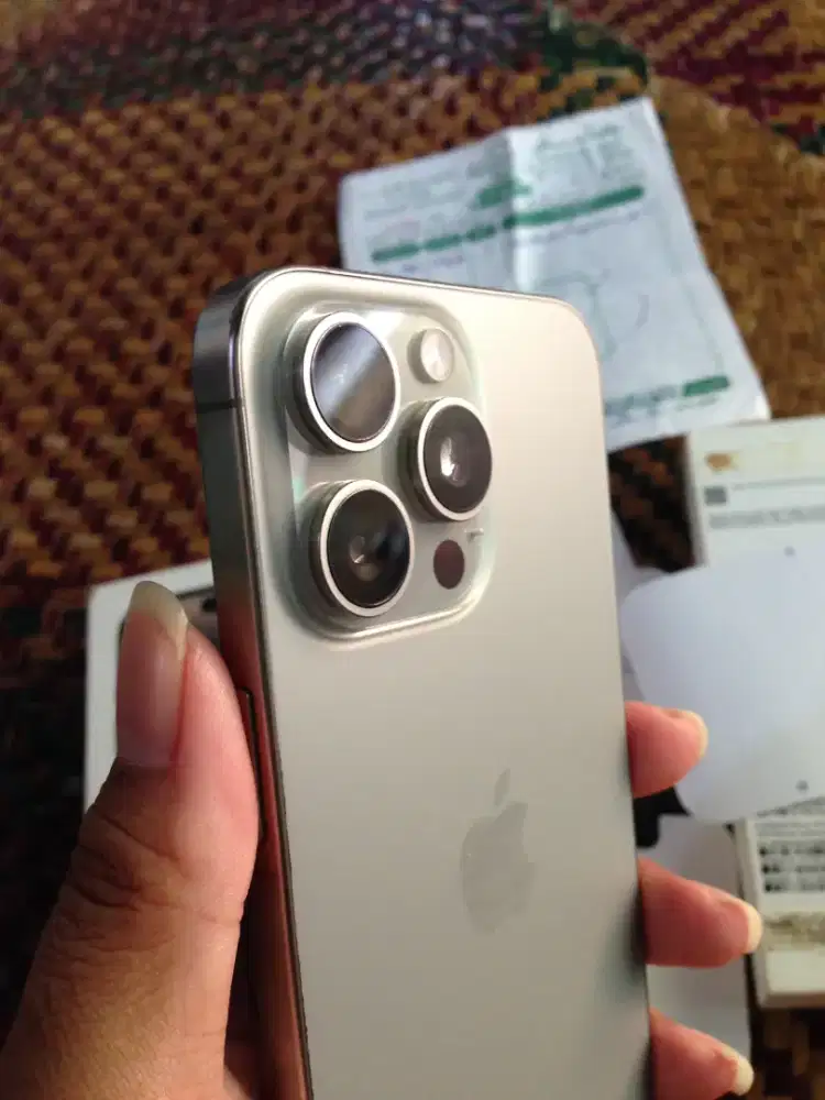 Iphone 15 pro max 512gb bening & mulus cek desk