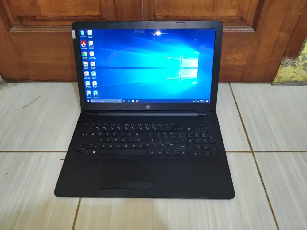 Laptop HP 15-bw528AU Ram 8gb SSD 256gb AMD E2-9000e Siap pakai Muluss