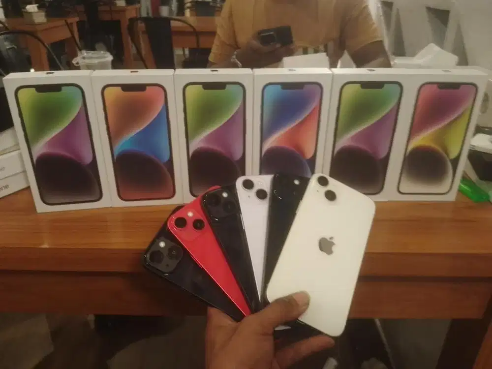 ready  stok  iphone 14 plus 128 gb  all operator bu 100 like new