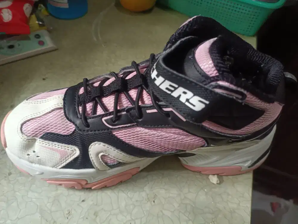Sepatu wanita skechers original size 33 insole 23cm