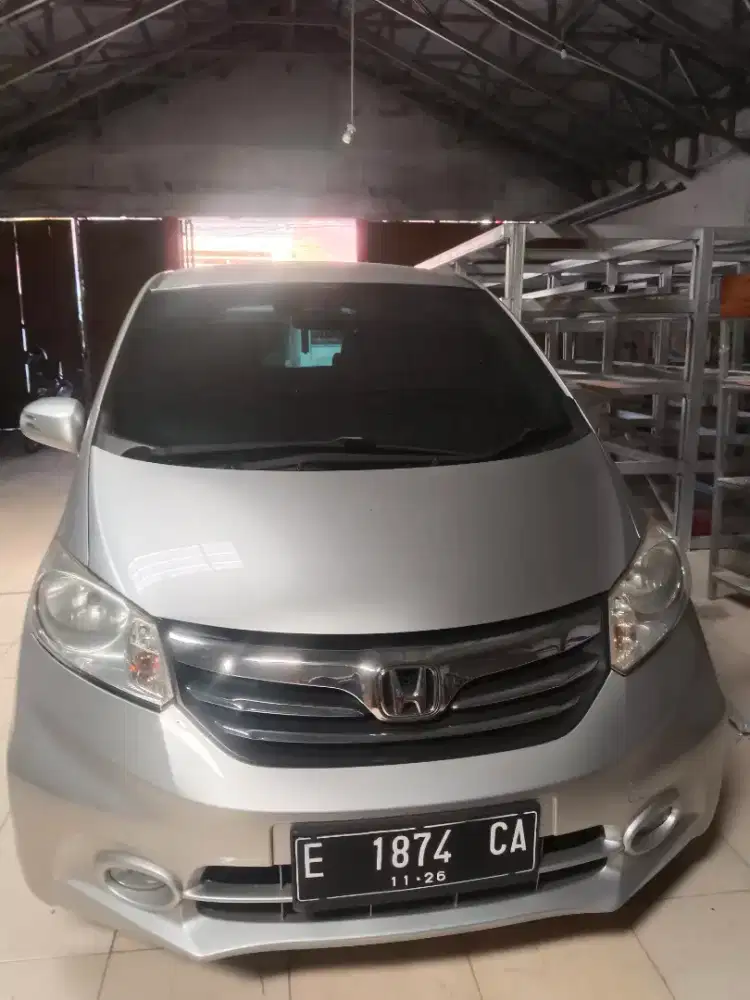 HONDA FREED TAHUN 2015 TIPE TERTINGGI (PSD)