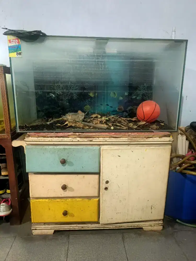 Jual aquarium besar berikut lemarinya di Setiadarma, Pasar Tambun