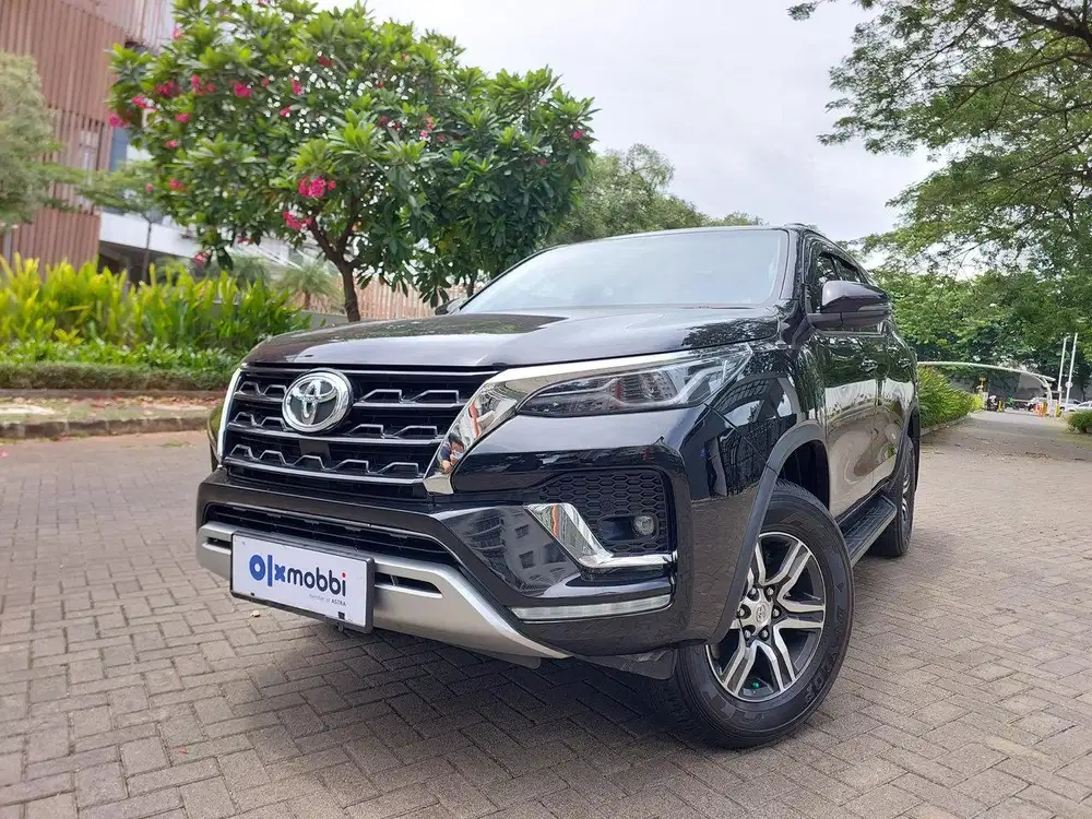 TDP 1 JUTA Toyota Fortuner 2.4 4x2 VRZ Solar-AT 2021 Hitam CFNAF