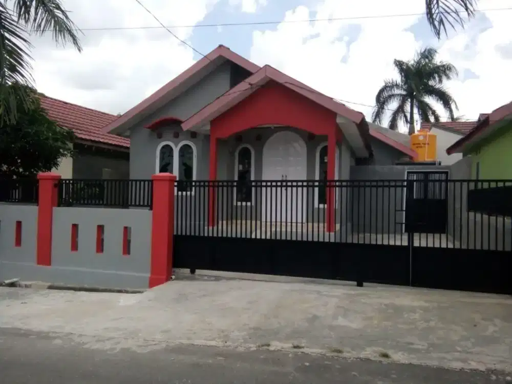 Dijual cepat murah rumah strategis mau pindah