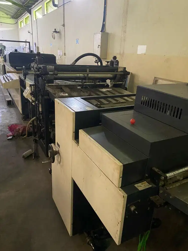 mesin UV Varnis full automatic