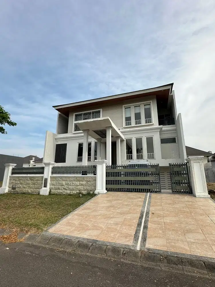 DIJUAL RUMAH MEWAH BARU 3 LT ROYAL RESIDENCE BOULEVARD SEMI FURNISH!