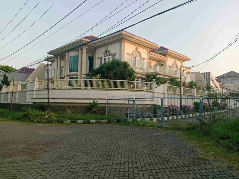 Dijual Rumah Mewah  Full Furnish Bintang Diponggo - Pakis