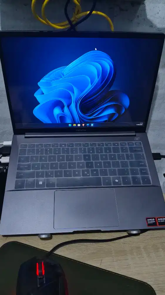 Advan AI Gen RAM 32GB SSD 512