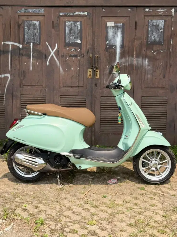 Vespa primavera ABS 2022 hijau