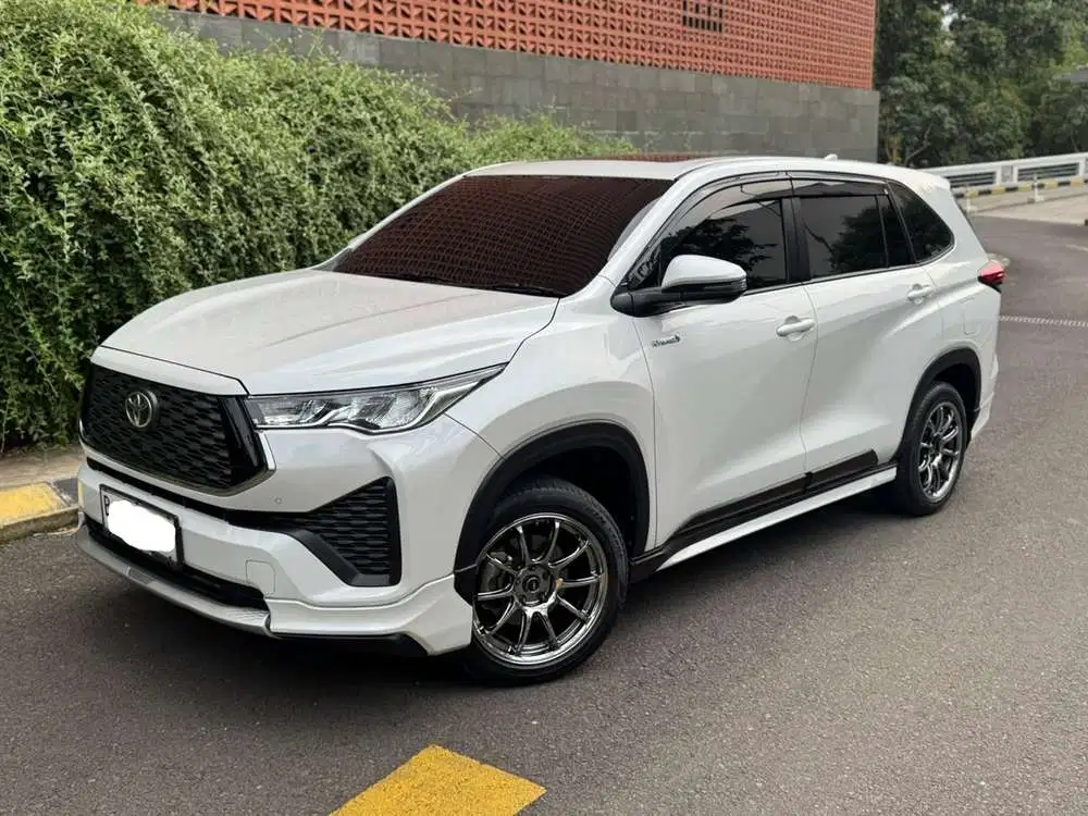 Toyota Kijang Innova Zenix V Hybrid Modelista 2025