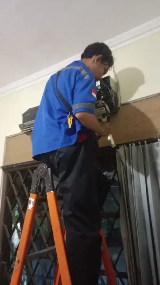 Ahli service dll panggilan bergaransi