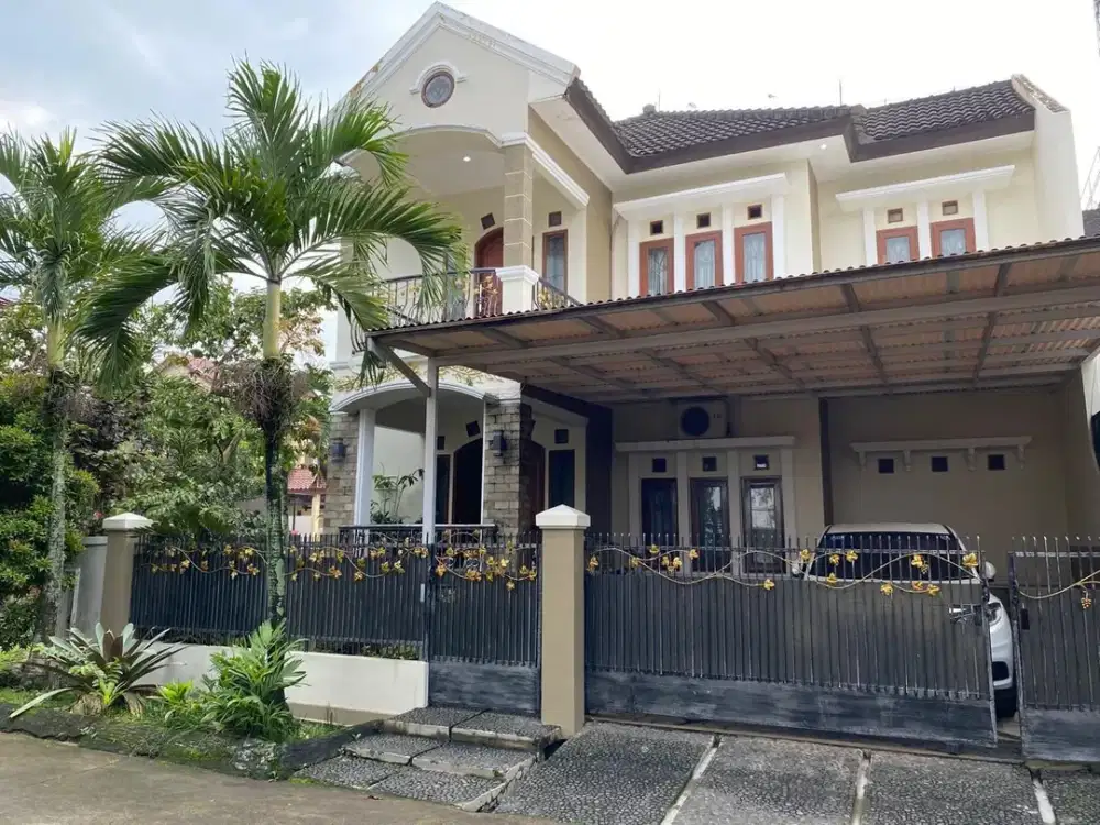 DIJUAL RUMAH LUAS 2 LANTAI SIAP HUNI POSISI HOOK DI KOMPLEK KAWALUYAAN SOEKARNO HATTA DEKAT SMKN 9 HARGA DIBAWAH APPRAISAL BANK