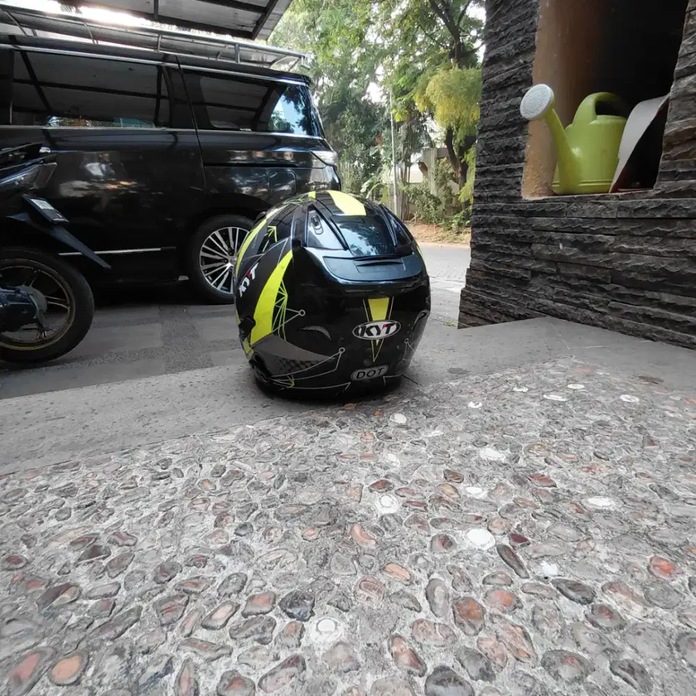 HELM HALF FACE SPORTY HITAM KUNING NEON – KEREN & SIAP PAKAI