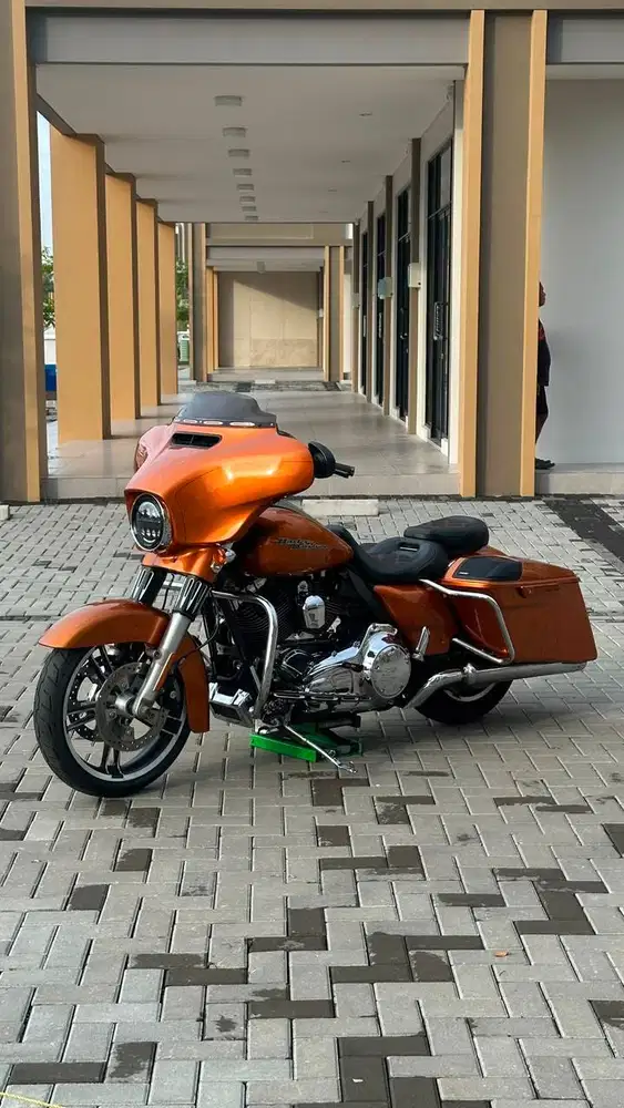 STREETGLIDE RUSHMORE 2014