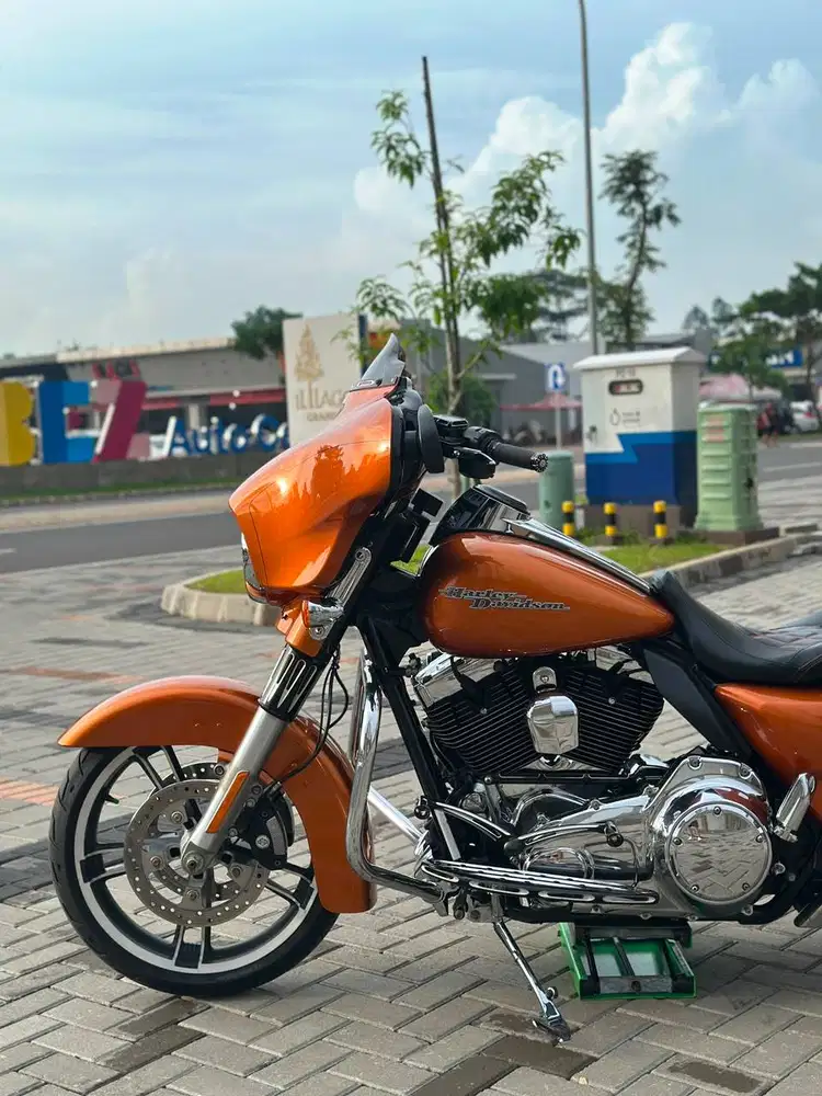 STREETGLIDE RUSHMORE 2014