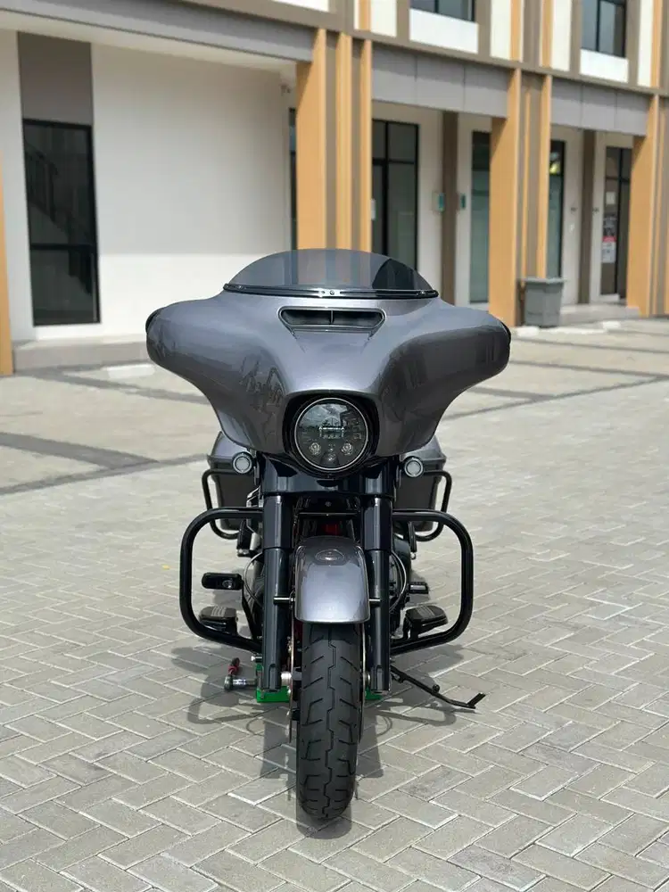 STREETGLIDE RUSHMORE 2014