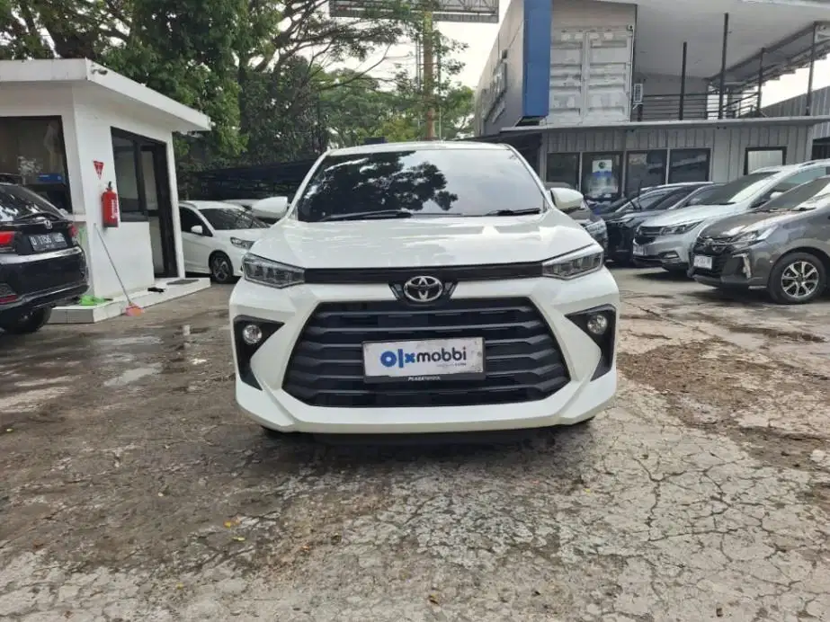 LOW DP Toyota Avanza 1.3 E Bensin-AT 2023 YCR