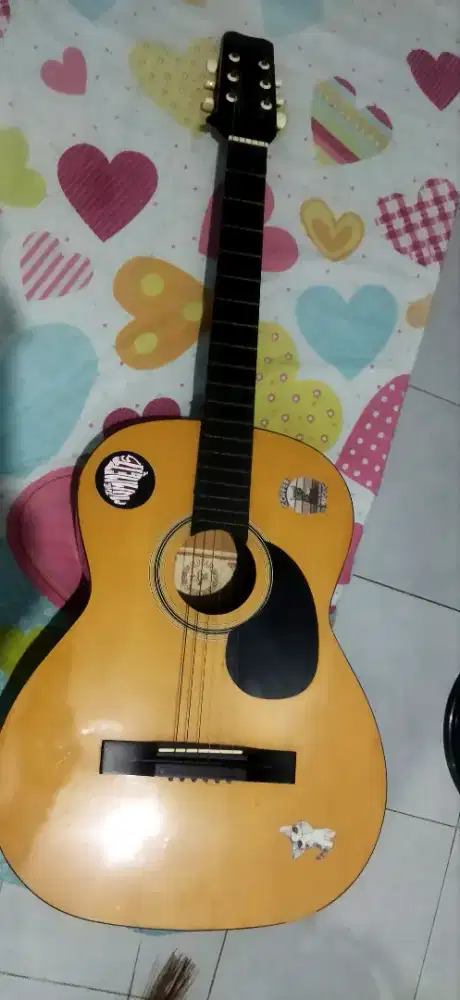 Dijual Gitar Akustik Merk Landlark