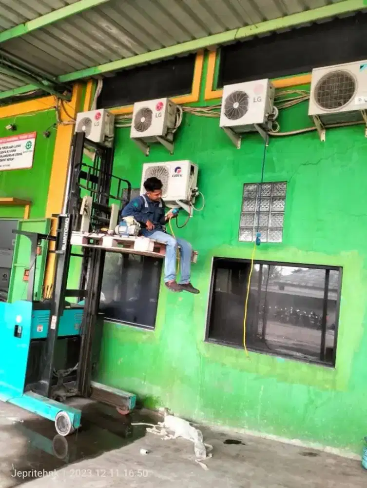 jasa servis ac kulkas frrzer showcase mesin cuci dan bongkar pasang ac