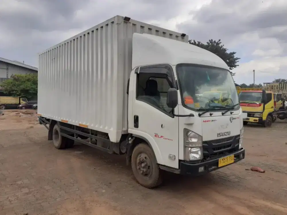 Isuzu elf NMR 125 ps lwb long sasis bok besi 5.8 m thn 2021 euro 2