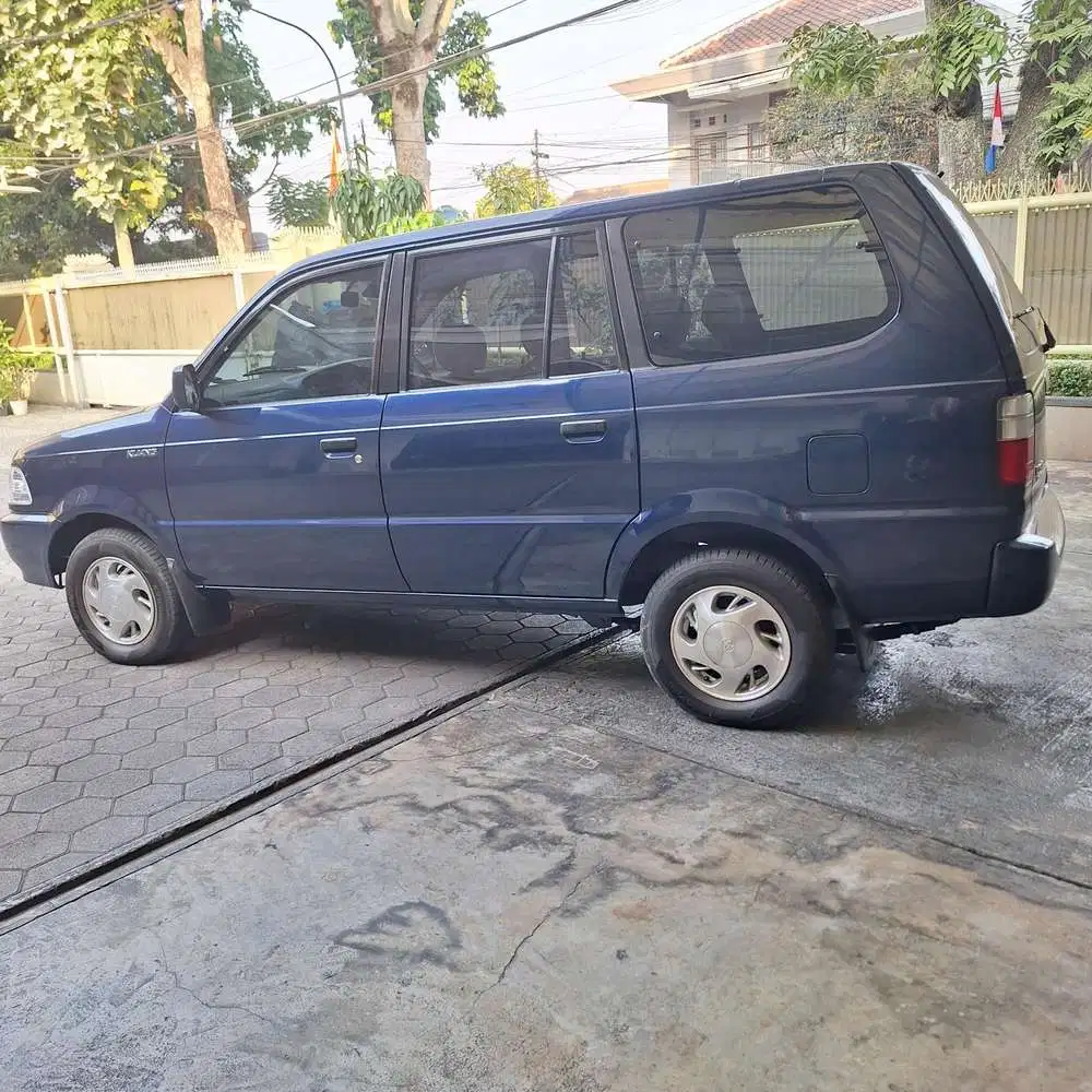 jual t. kijang lgx 1.8 efi taon 2000