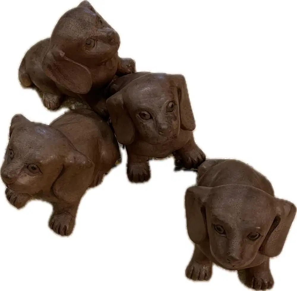Figurin anak anjing vintage