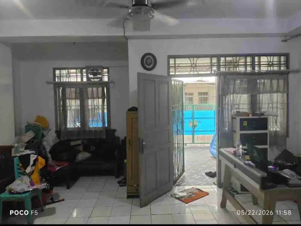 DISEWA RUMAH MINIMAL 2 TAHUN KAMAR ADA 3 SIAP HUNI BEBAS BANJIR DI TAMAN PALEM LESTARI