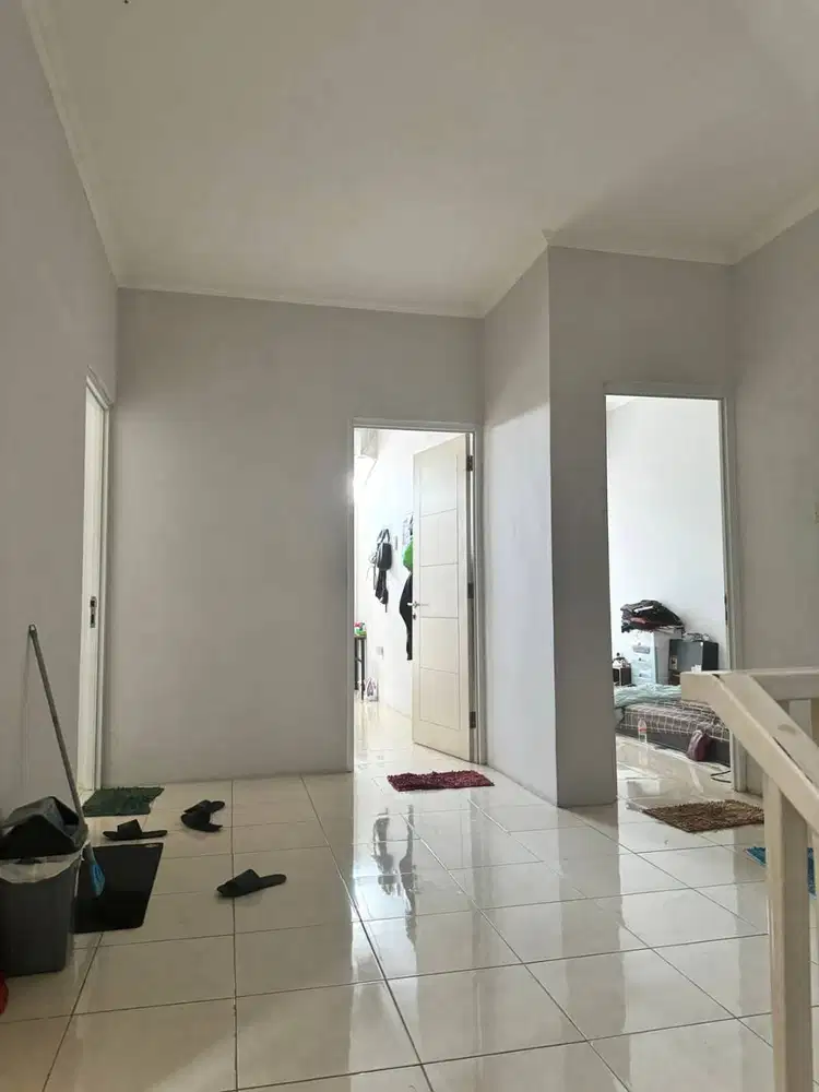 HOT SALE!! Rumah Dijual Bintaro Sektor 5, 7 Kamar dan Kitchen Set