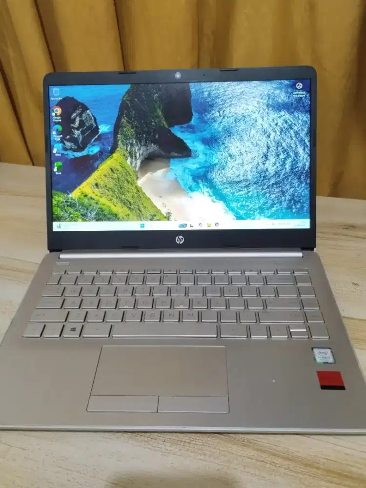 JUAL LAPTOP HP 14s – i3 / RAM 8GB / SSD 240GB