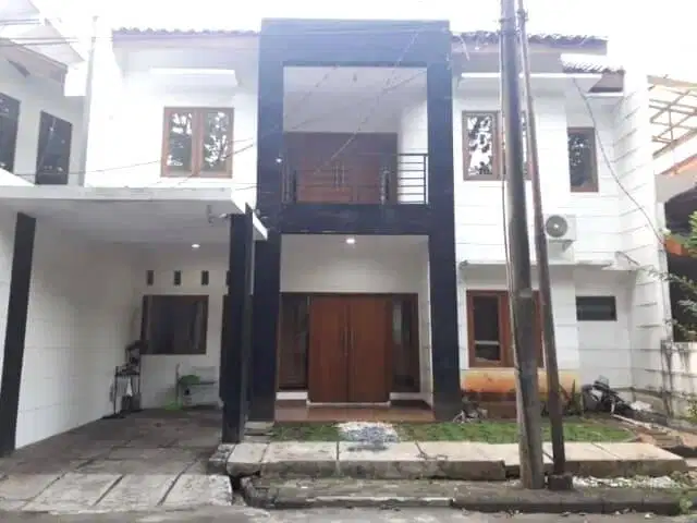 HOT SALE!! Rumah Dijual di Bintaro Sektor 3A, LB 250 m²