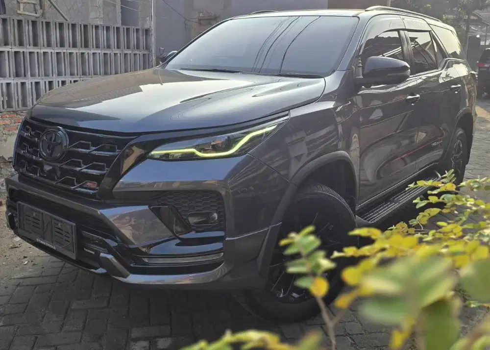 Fortuner 2.4 Diesel TRD