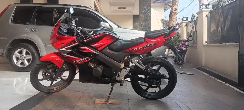 Honda CBR 150 R old