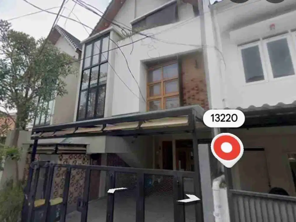 RUMAH MEWAH JL PUSTAKA V KAYU PUTIH JAKARTA TIMUR
