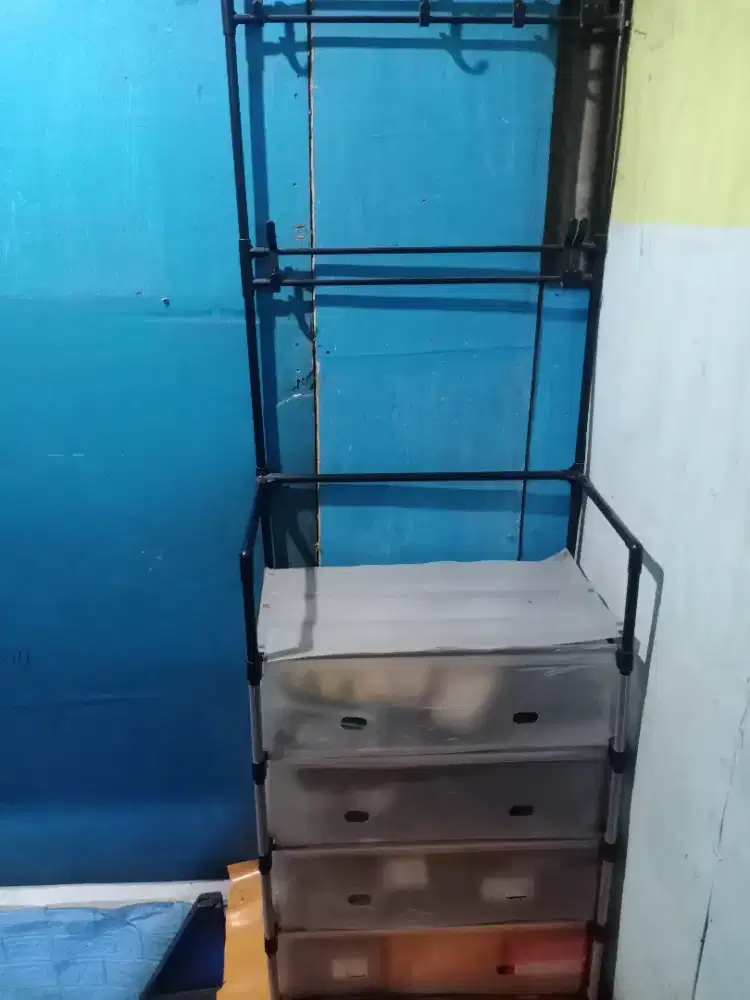 Rak sepatu bongkar pasang