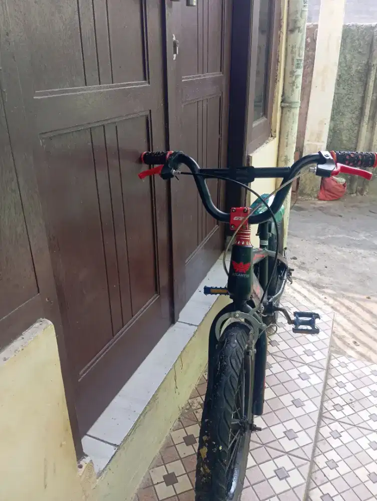 Di jual sepeda BMX  merek ATLANTIS