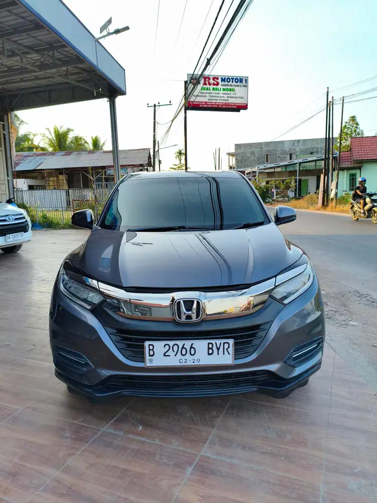 HR-V SE 1.5 2018 A/T
‎WARNA ABU-ABU METALIK