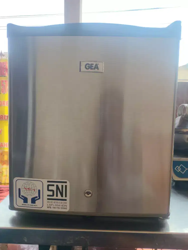 Kulkas Minibar Merk Gea
